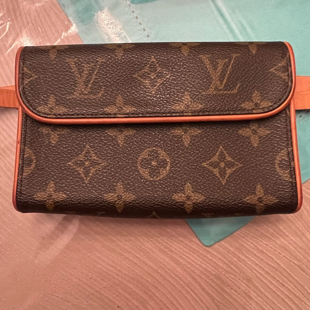 Authentic Louis Vuitton Florentine Waistbag